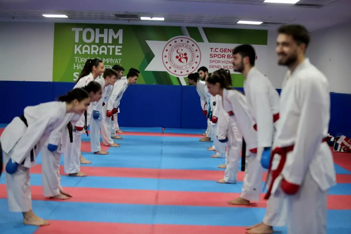 Sakarya\'dan Karate Şampiyonası Öncesi Moral Ziyareti