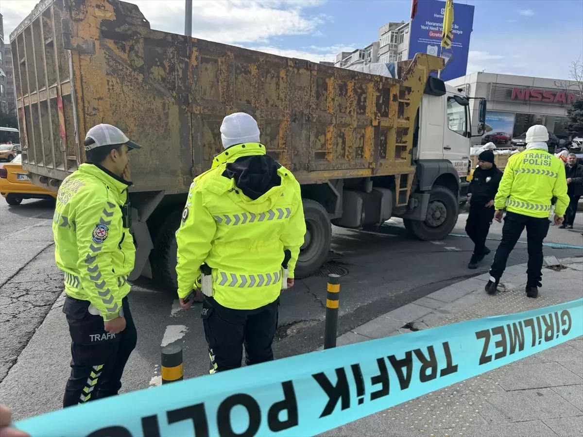 Beşiktaş\'ta Trafik Kazası: 80 Yaşındaki Kadın Hayatını Kaybetti