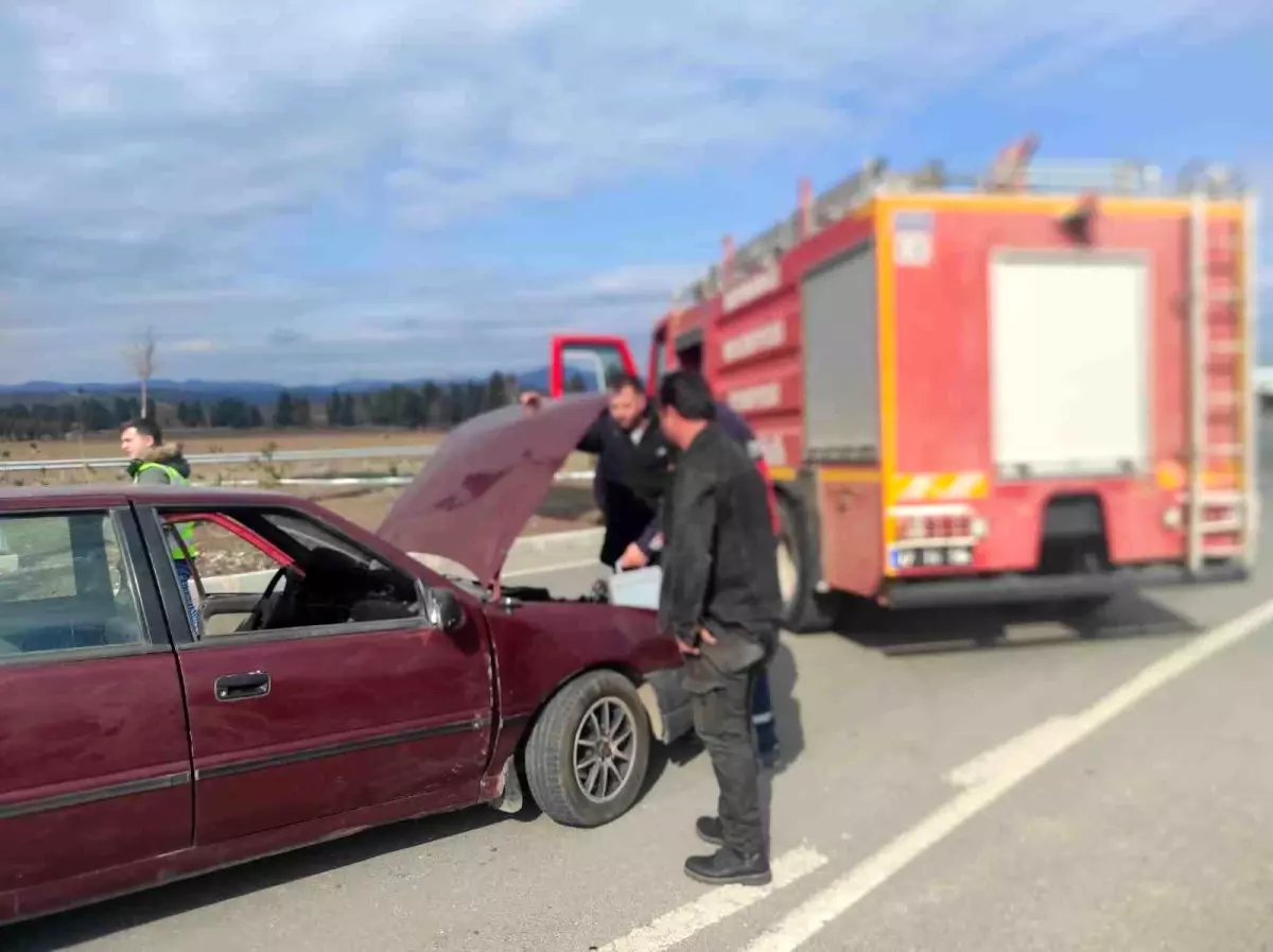 Çanakkale\'de Tır ve Otomobil Çarpıştı: Bir Yaralı