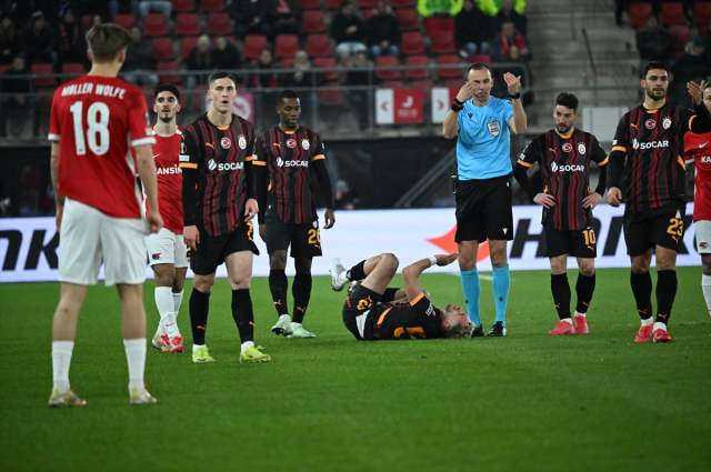 Galatasaray, AZ Alkmaar'a deplasmanda 4-1 mağlup oldu