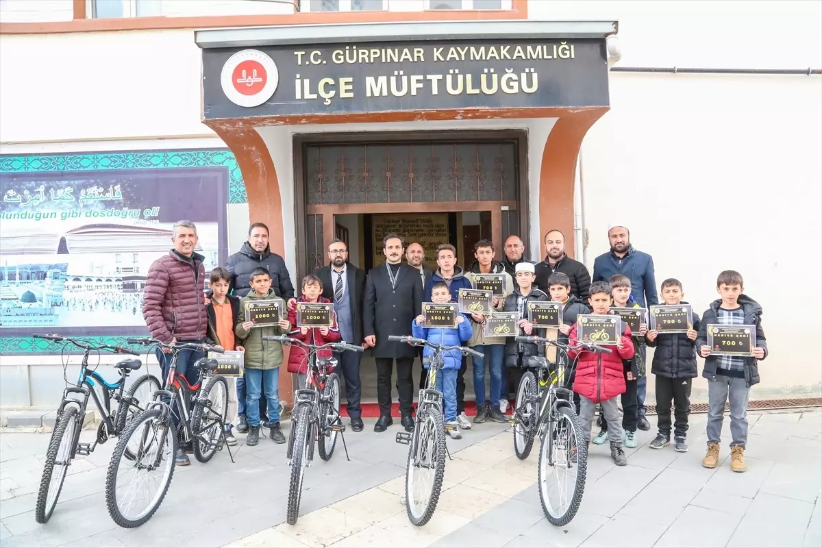 Çocuklara Cami Hediyesi