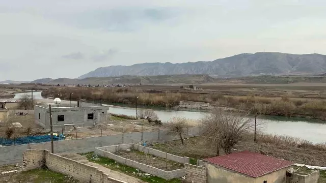 İki ülkeye sınırı olan köyün sakinlerinin Kalkınma Yolu Projesi heyecanı