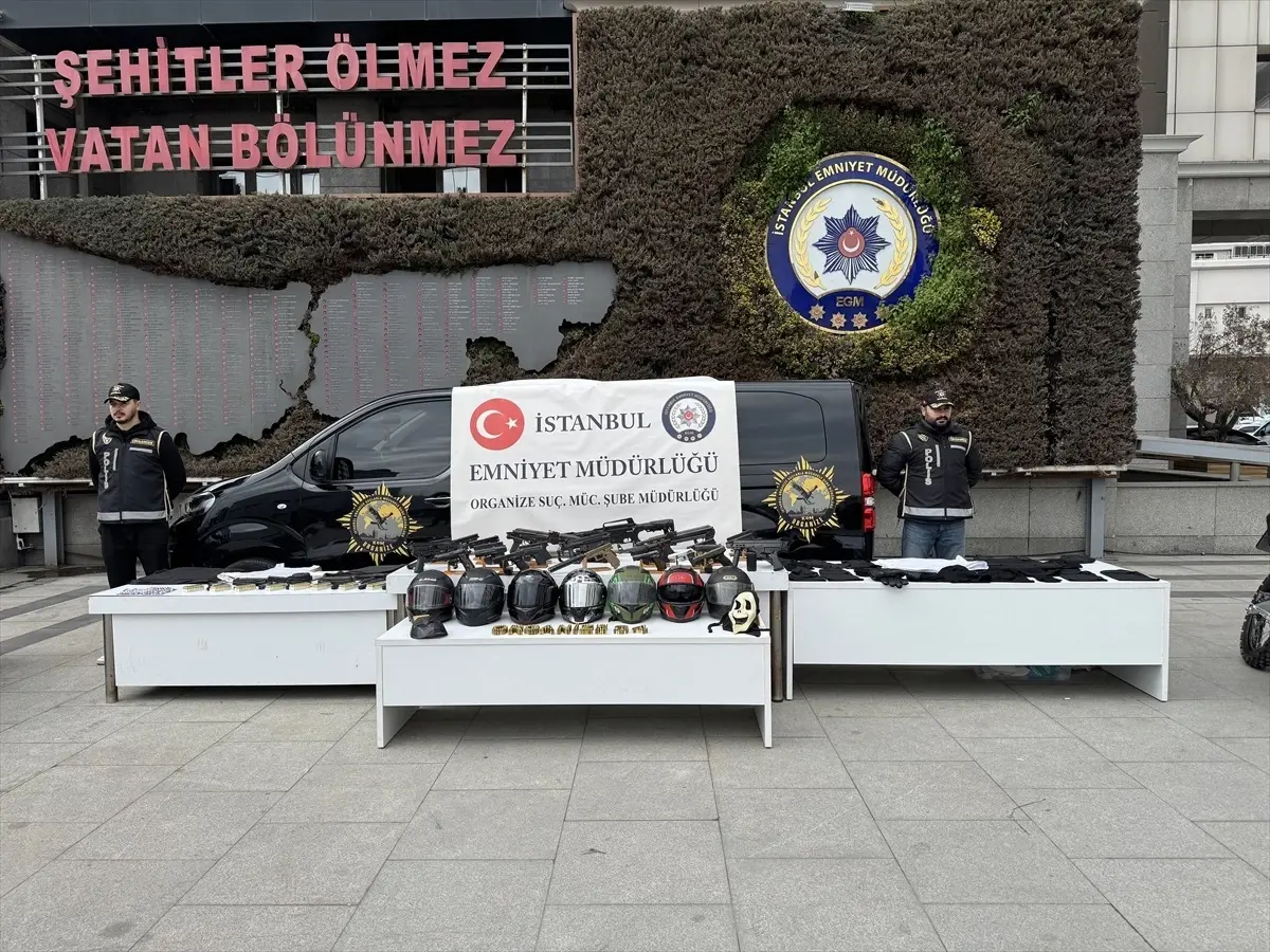 İstanbul\'da Suç Örgütlerine Operasyon: 54 Tutuklama