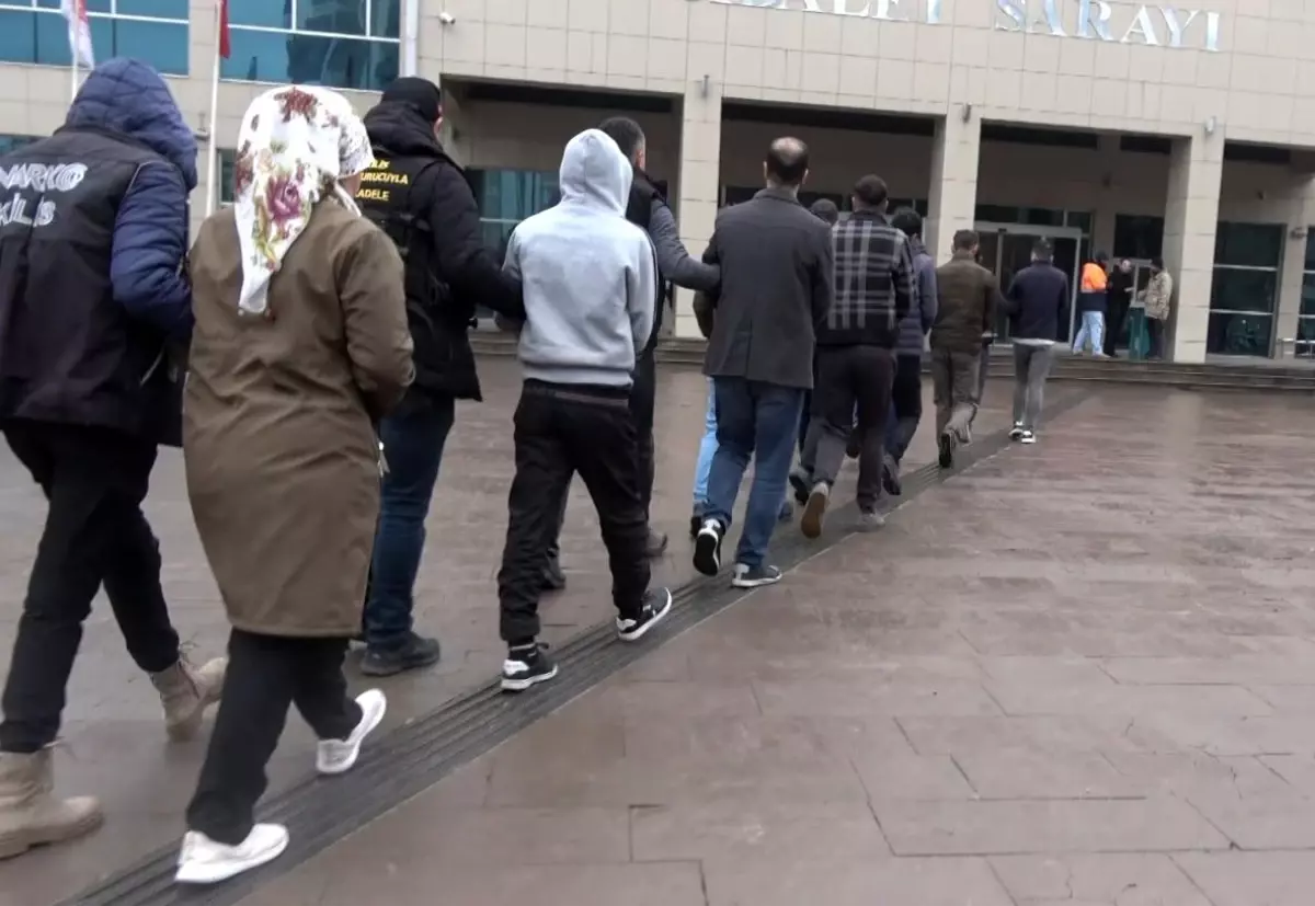 Kilis\'te Uyuşturucu Operasyonu: 7 Tutuklama