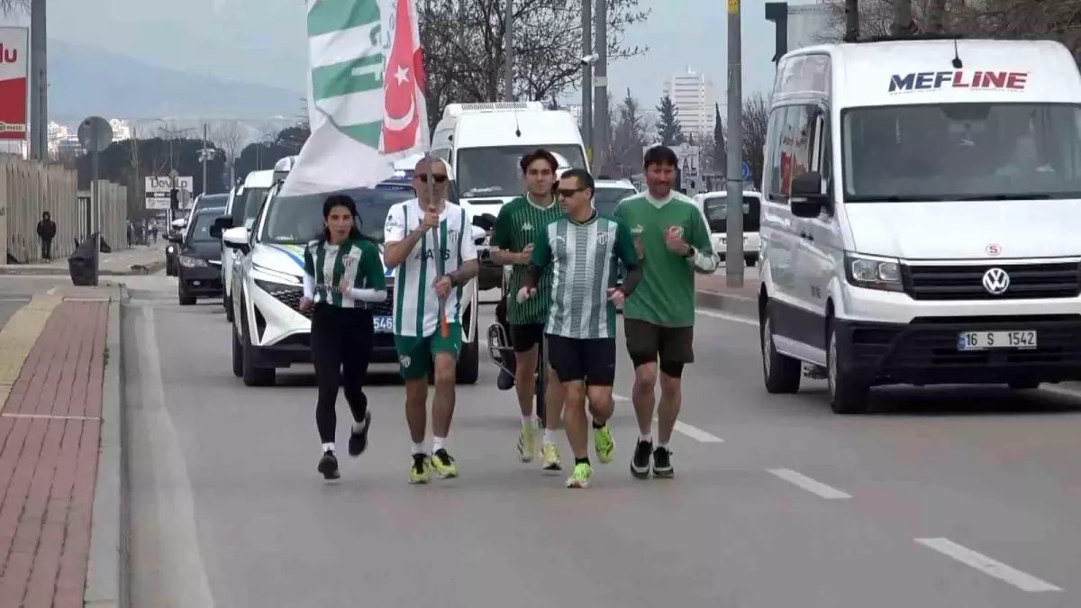 Bursaspor Taraftarları Sevgililer Günü\'nde Koştu