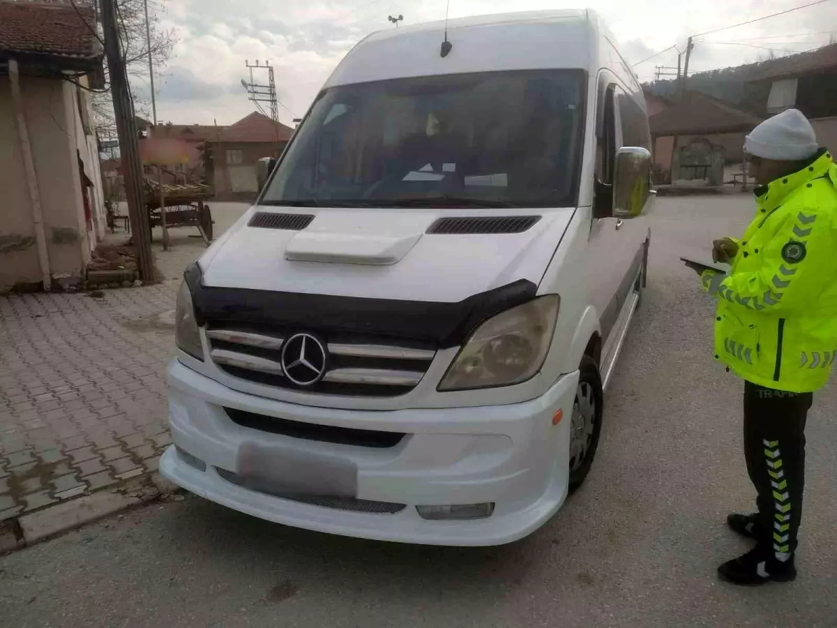 Antalya\'da Trafik Denetimleri: 15 Bin Cezalı