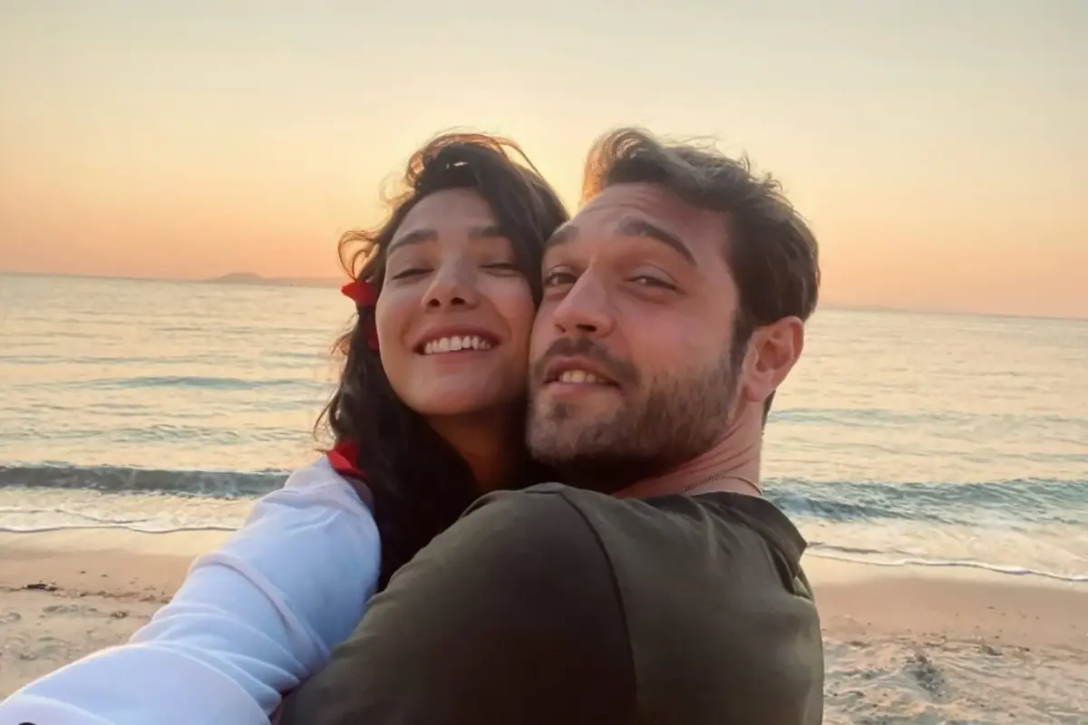 Aybüke Pusat ve Furkan Andıç\'ın beklenen aşk pozu yıllar sonra geldi