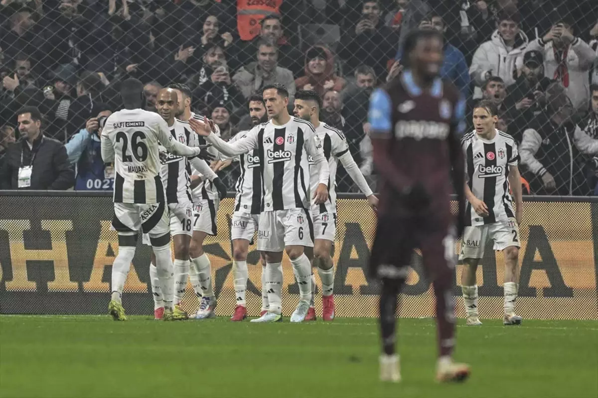 Beşiktaş, Trabzonspor\'u 2-1 mağlup etti