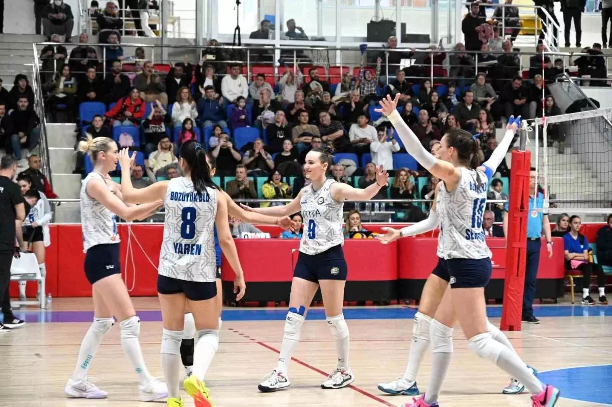 Bozüyük Kadın Voleybol Takımı Play-Off\'u Garanti Etti