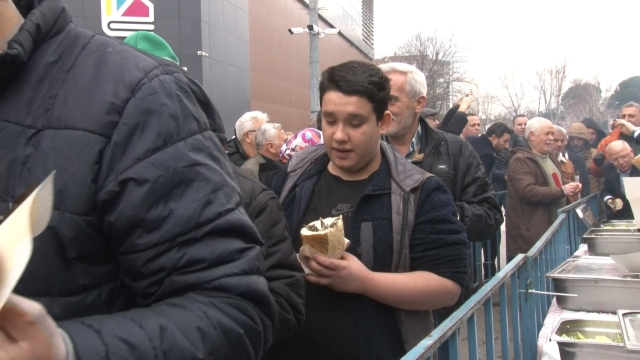 Bursa'da Hamsi ve Kültür Festivali'nde 1 Ton Hamsi Ücretsiz Dağıtıldı