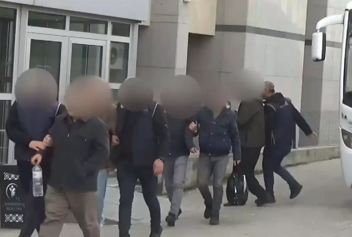 Denizli\'de FETÖ/PDY Operasyonu: 3 Tutuklama