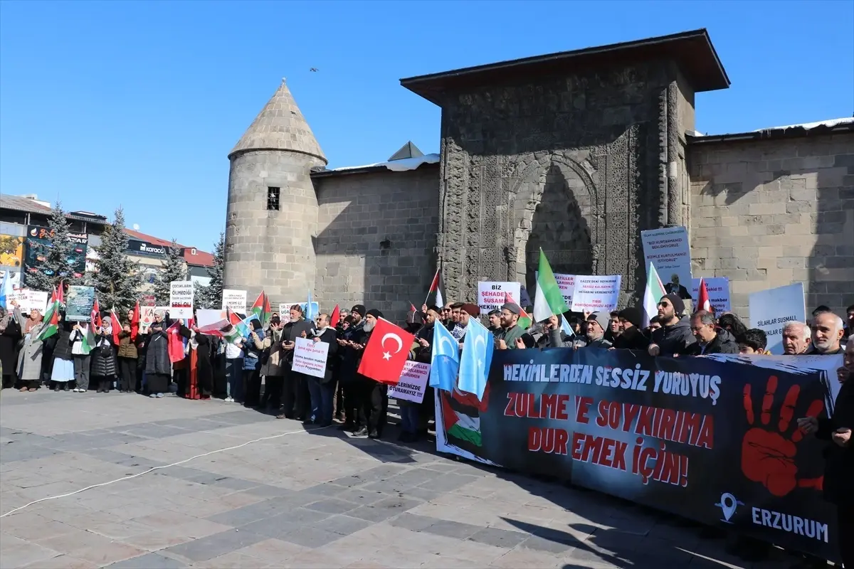 Erzurum\'da Sağlık Çalışanları ve Sivil Toplum, Gazze\'ye Destek İçin Yürüyüş Düzenledi