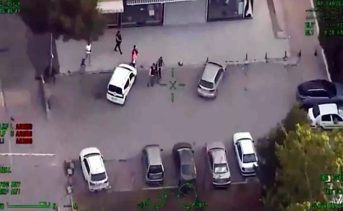 İzmir\'de Tefecilere Operasyon: 12 Şüpheli Tutuklandı