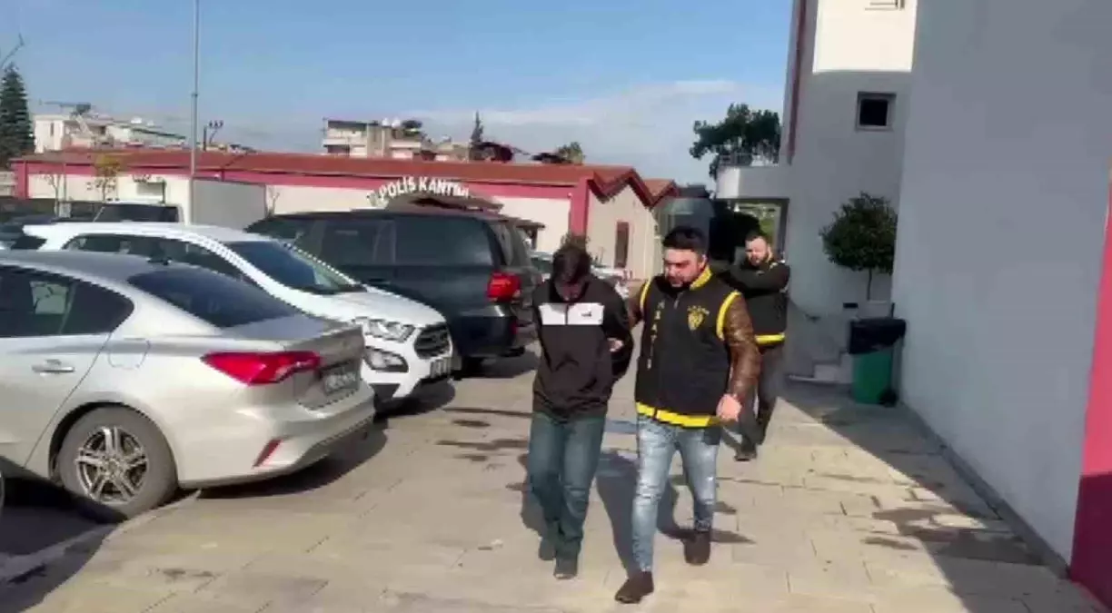 Adana\'da Hırsızlık Anları Güvenlik Kamerasında