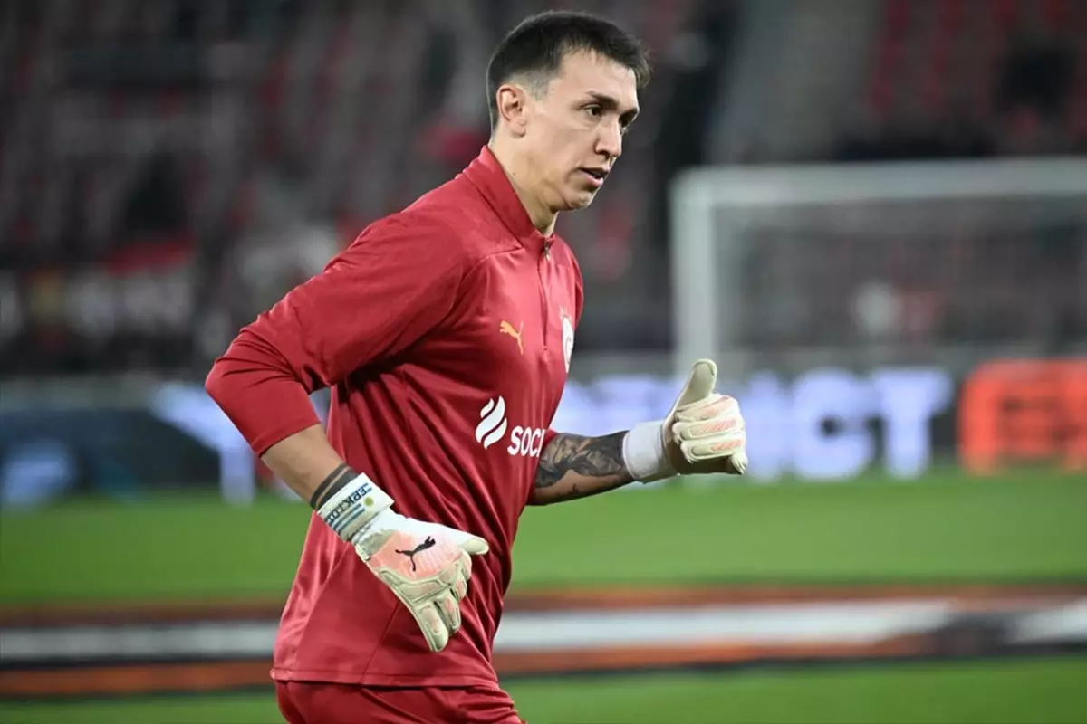 Muslera\'dan kafaları karıştıran paylaşım