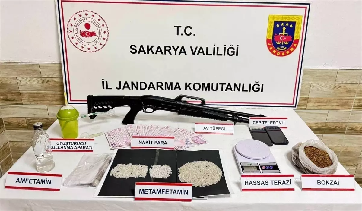 Sakarya\'da Uyuşturucu Operasyonları: 37 Şüpheli Yakalandı