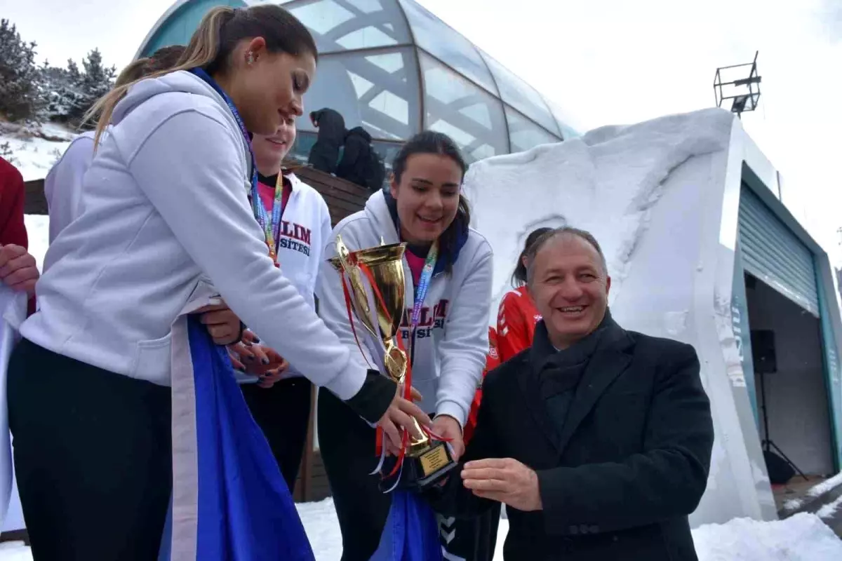 ÜNİLİG Kar Voleybolu Şampiyonları Açıklandı