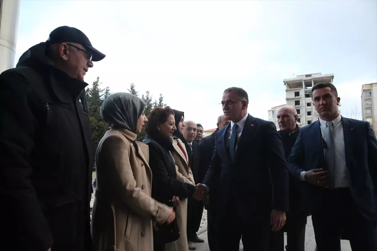 Van Başkanı Zeydan Görevden Uzaklaştırıldı