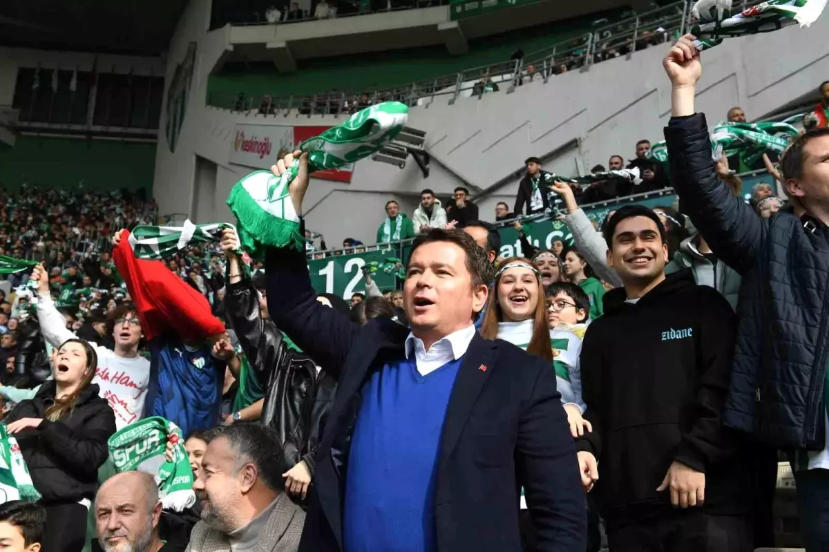 Öğrenciler Bursaspor Maçını Başkan Aydın ile İzledi