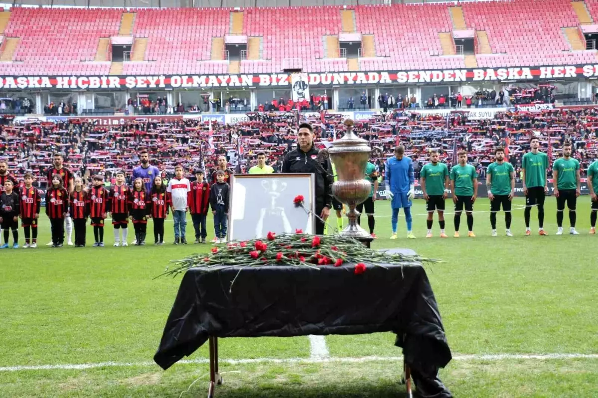 Eskişehirspor, Kaş Kınıkspor\'u 4-0 geçti