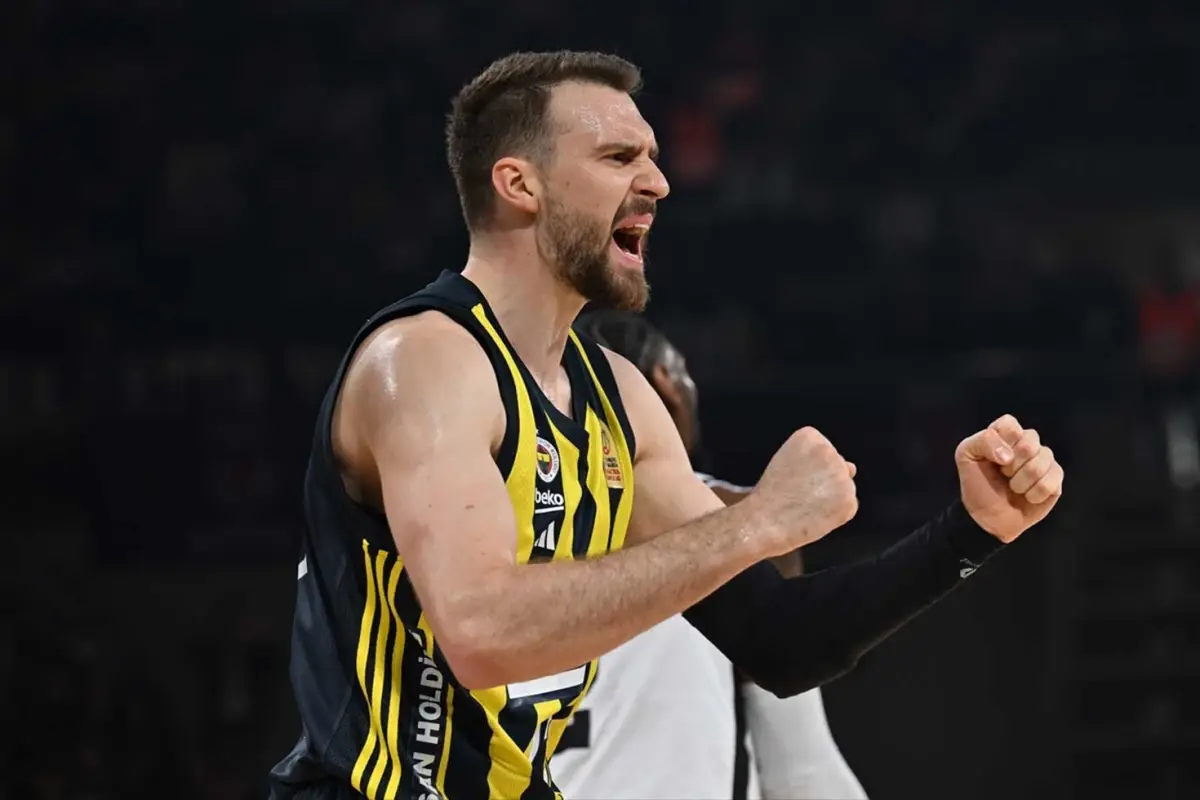 Fenerbahçe Beko, Beşiktaş Fibabanka\'yı 104-81 yenerek Türkiye Kupası\'nı kazandı