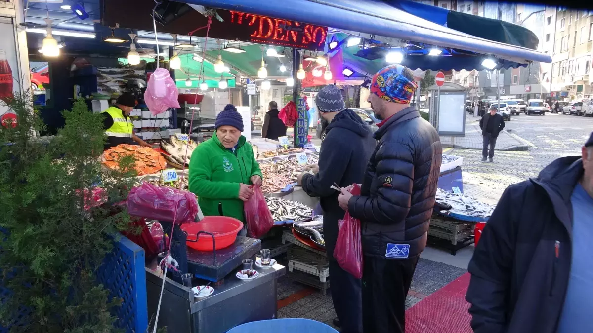 Rize\'de Deniz Suyu Sıcaklıkları Balık Tezgahlarını Olumsuz Etkiliyor