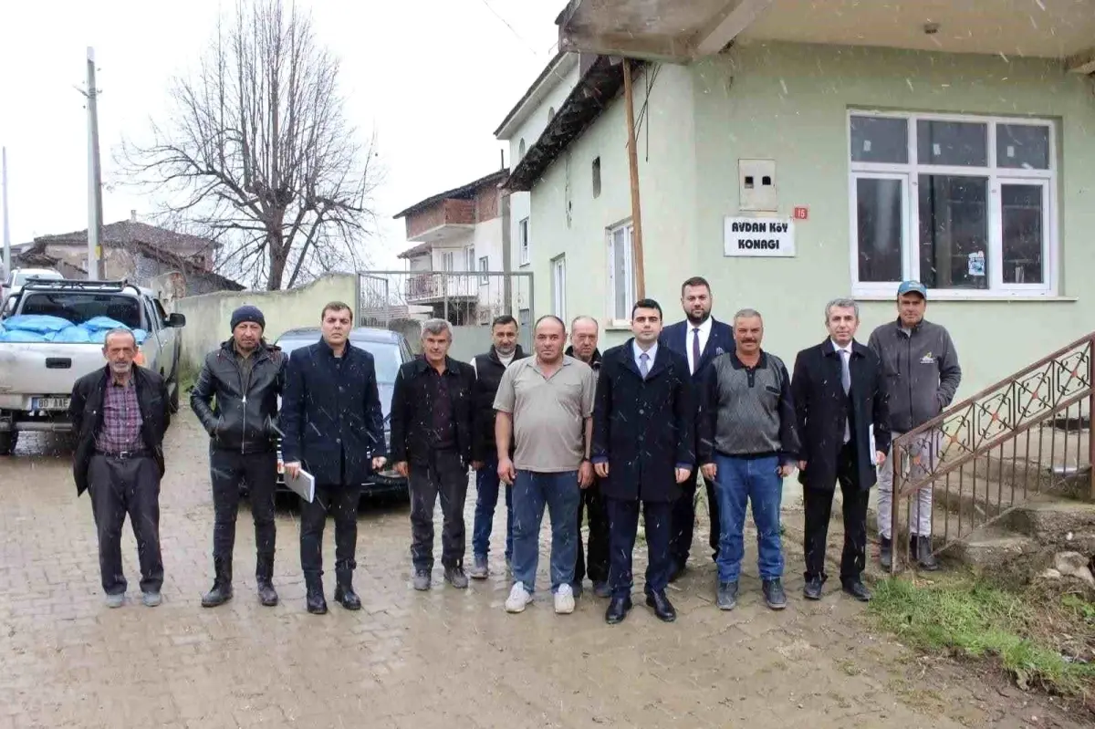 Köy sakinlerinin ihtiyaç ve taleplerini tek tek not aldı