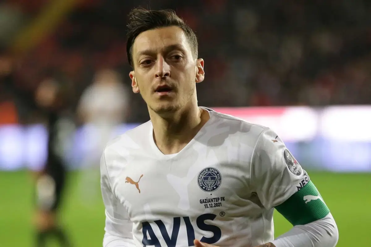 Mesut Özil'den Türk futbolu için ortalığı ayağa kaldıracak sözler