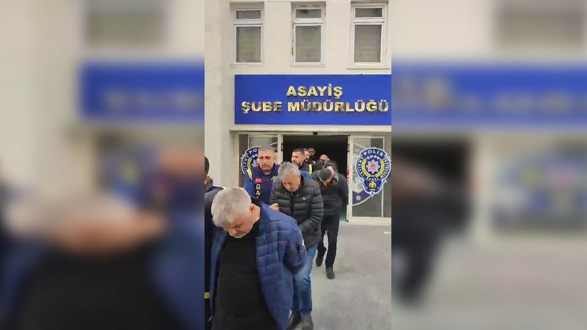 Ankara\'da Şantajla Çete Çökertildi: 17 Milyon Lira Ele Geçirildi