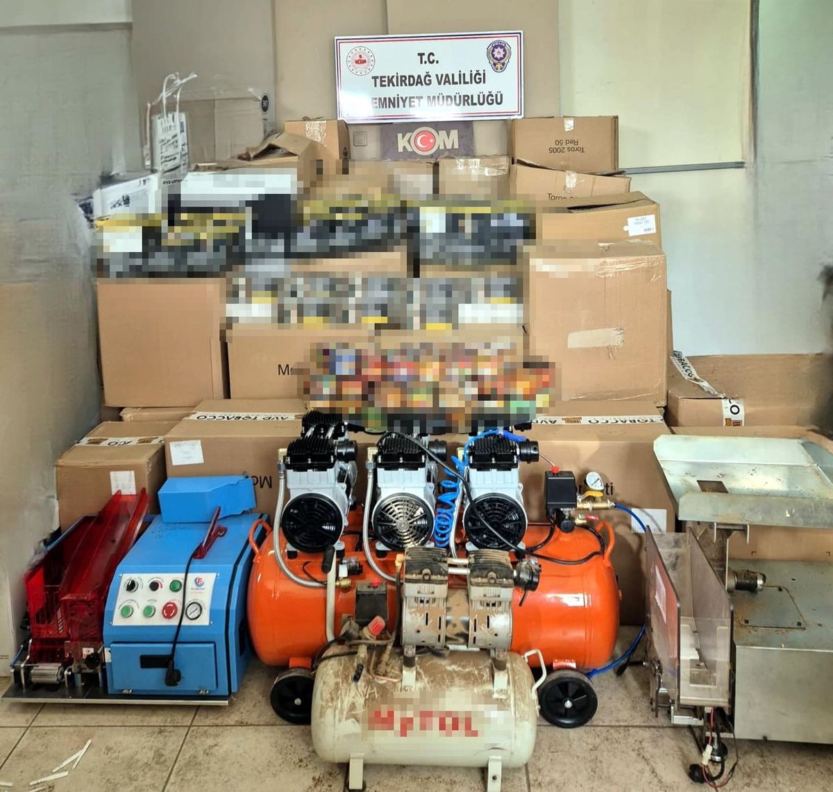 Tekirdağ\'da Kaçak Tütün Operasyonu: 305 Bin Makaron Ele Geçirildi