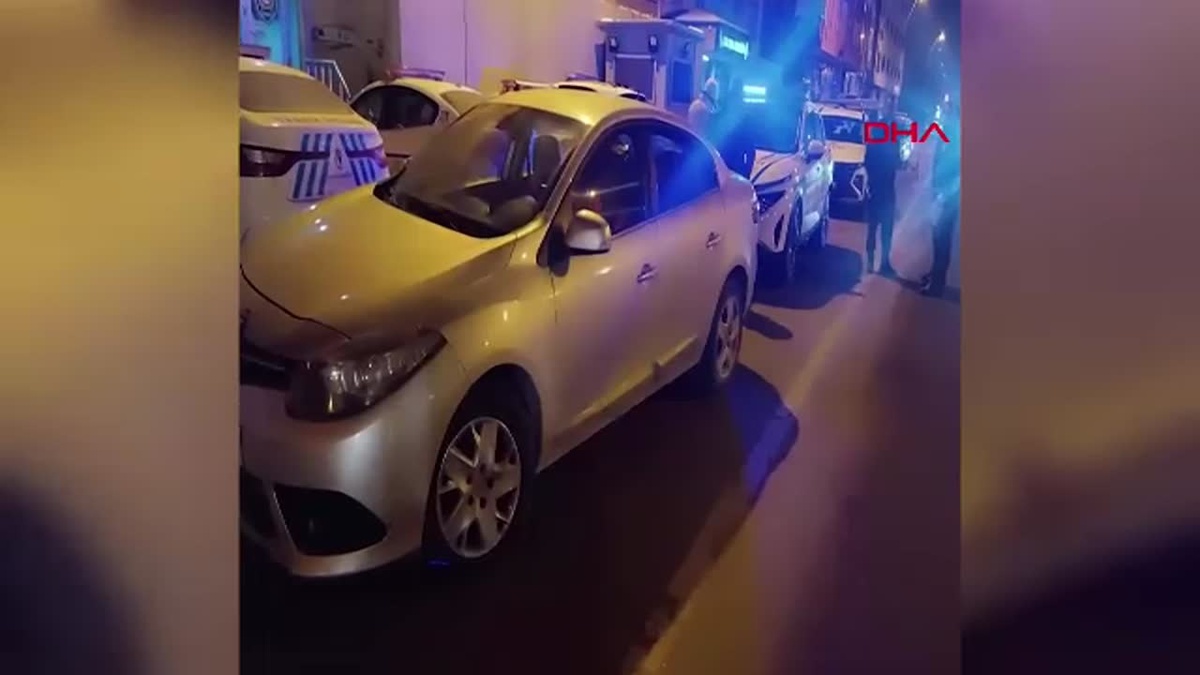 Seyir Halindeyken Camdan Sarkarak Trafik Güvenliğini Tehlikeye Soktu, Sürücüye Ceza!