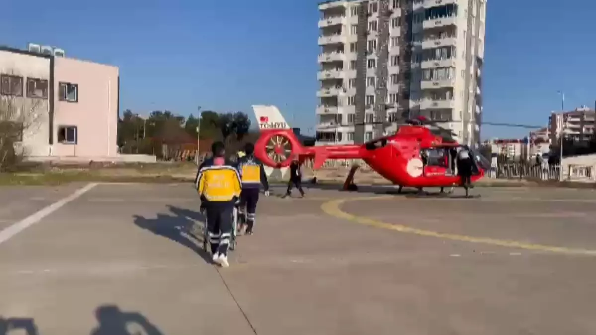 Kulp\'ta Kalp Krizi Geçiren Hasta Ambulans Helikopterle Hastaneye Sevk Edildi