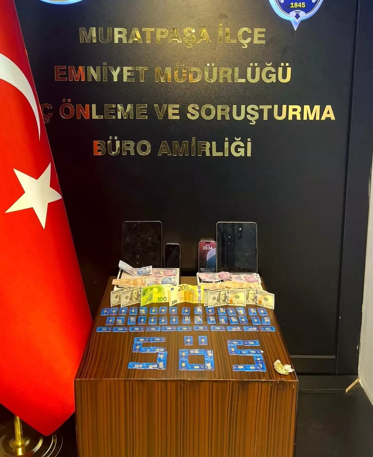 Antalya\'da Sahte Altın Operasyonu