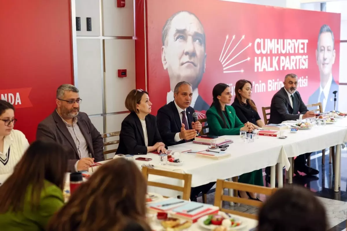 CHP\'li Özçağdaş: Tek Demokratik Değişim Süreci CHP\'de