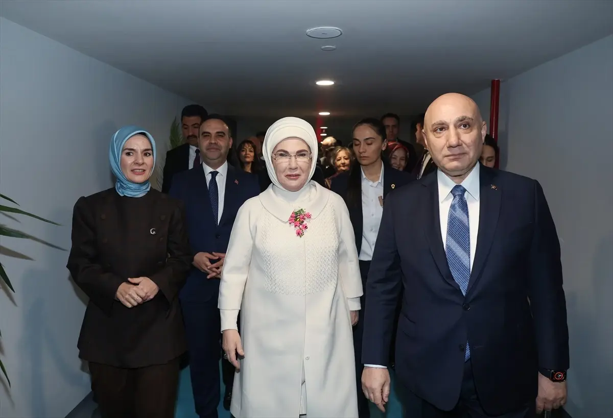 Emine Erdoğan, "Halkbank Üreten Kadınlar Yarışması Ödül Töreni"nde konuştu Açıklaması