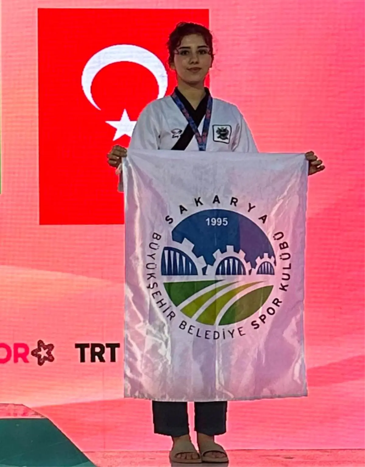 Zeynep Gül, Antalya\'da 3. Oldu