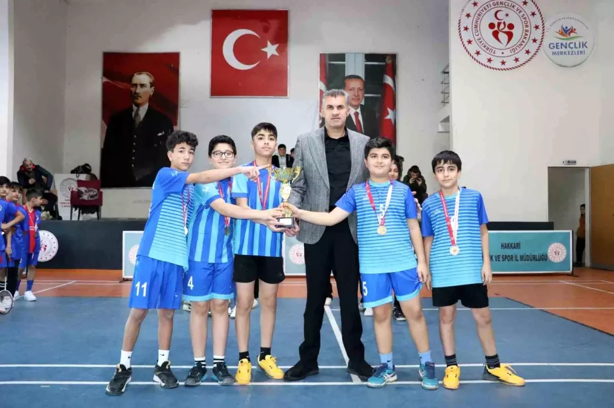 Hakkari\'de Badminton Müsabakaları Tamamlandı