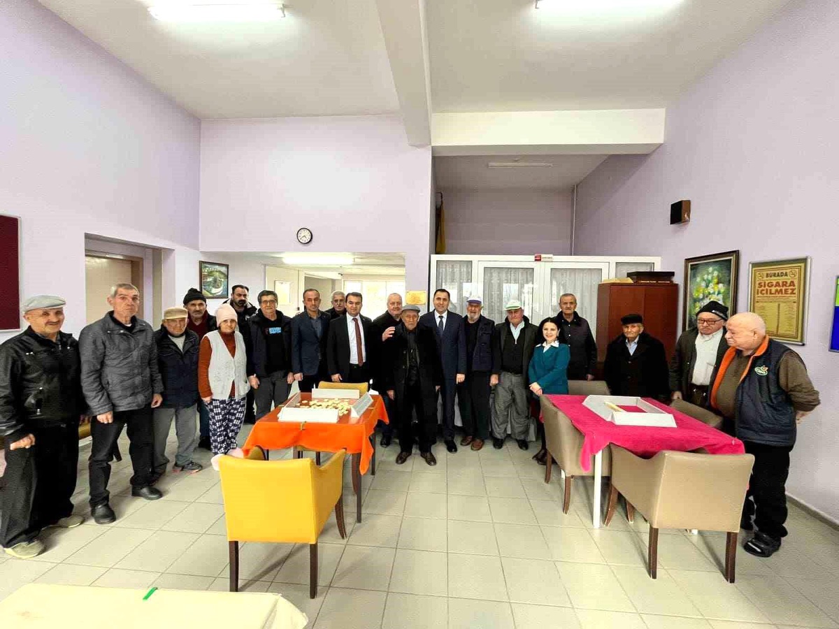 İl Müdürü Türkoğlu\'ndan Huzurevi Ziyareti