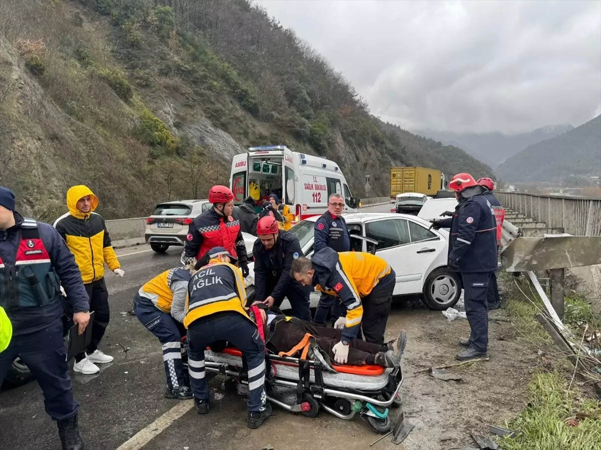 Geyve\'de Kaza: Sürücü Hayatını Kaybetti