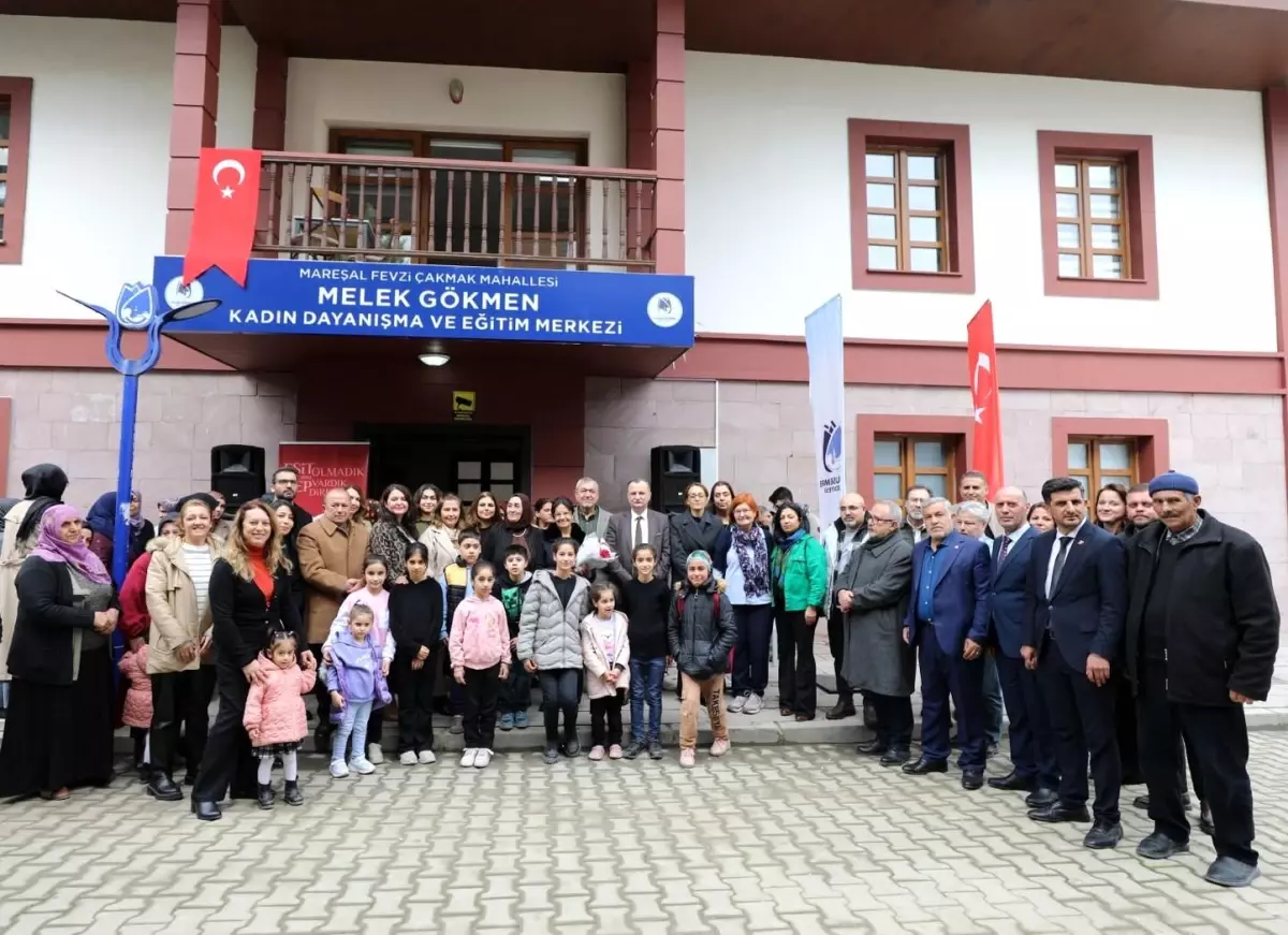 Yunusemre Belediyesi, Kadın Hareketinin Öncüsü Melek Gökmen\'in Adını Bir Merkeze Verdi