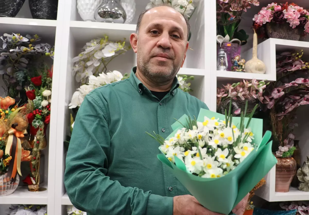 Antalya\'da Nergis Çiçeği Satışları Sona Yaklaşıyor