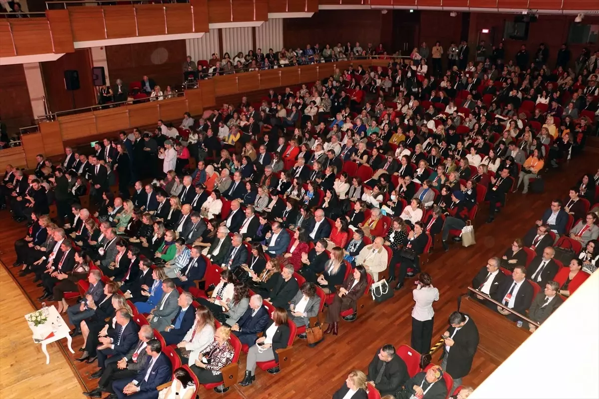 4. İzmir Kadın ve İktisat Kongresi başladı