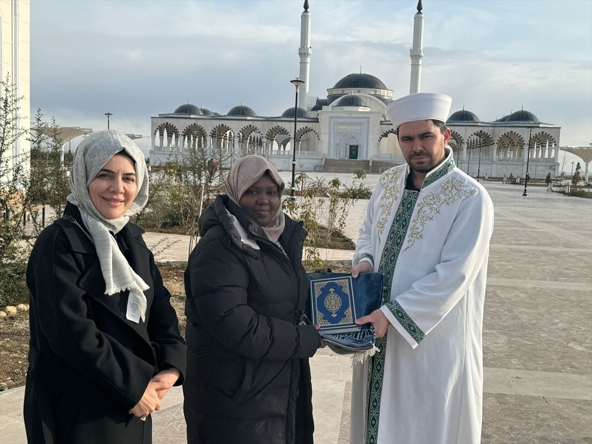 Kenyalı Mary Müslüman Oldu