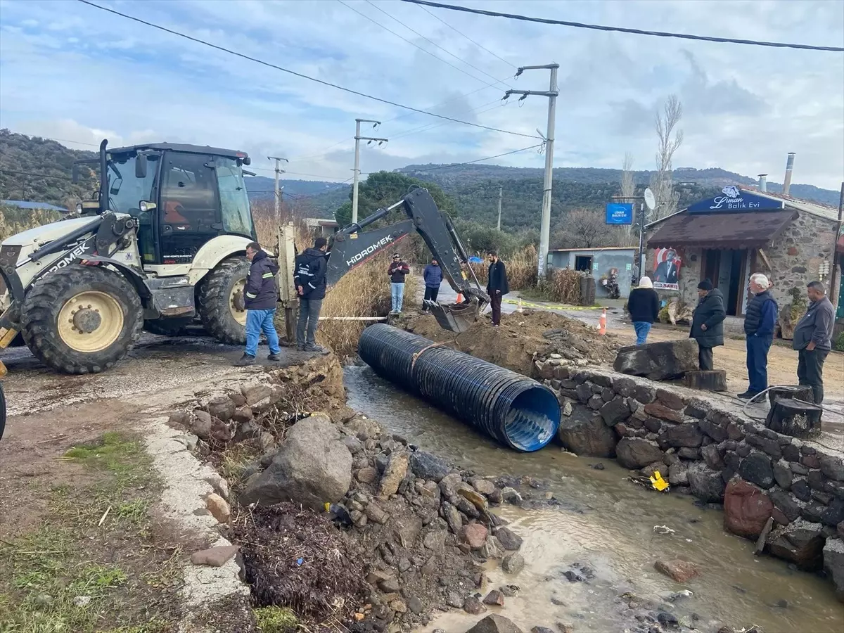 Ayvacık\'ta Çöken Köprü Yeniden Yapılıyor