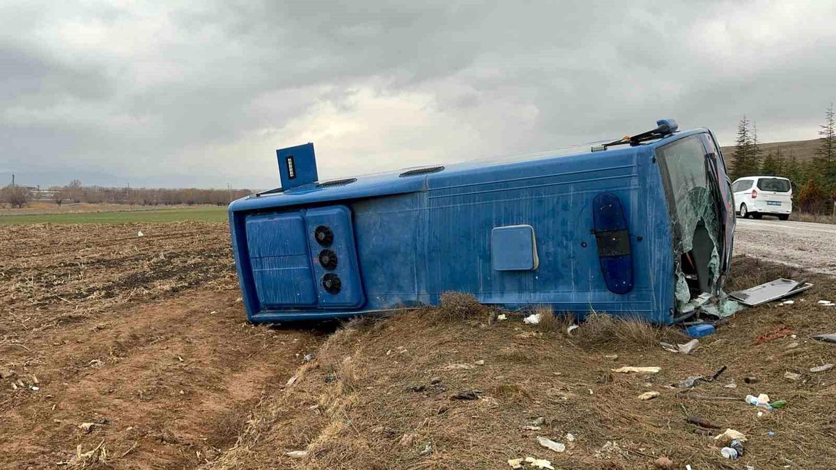 Cezaevi Aracı Devrildi: 14 Yaralı