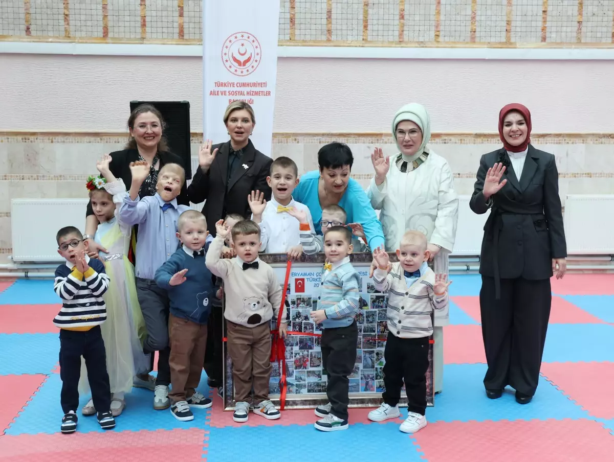 Emine Erdoğan ve Olena Zelenska, Ukraynalı yetim çocukları ziyaret etti (2)- Yeniden