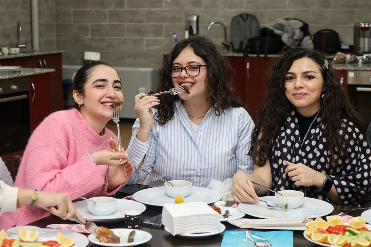 GİBTÜ\'den Uluslararası Öğrencilere Türk Mutfağı Tanıtımı