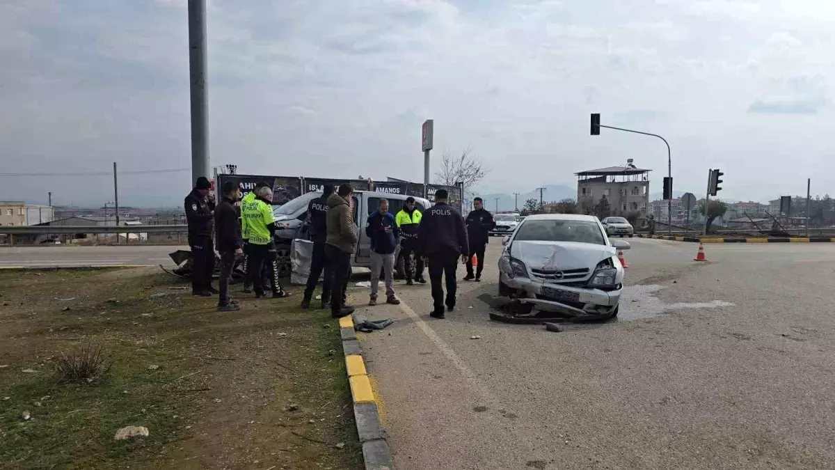 İslahiye\'de Trafik Kazası: 2 Yaralı