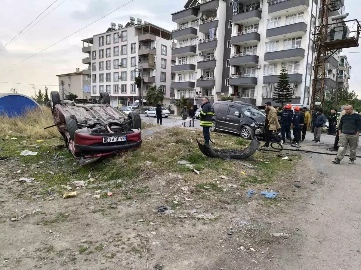 Dörtyol\'da Trafik Kazası: 3 Yaralı