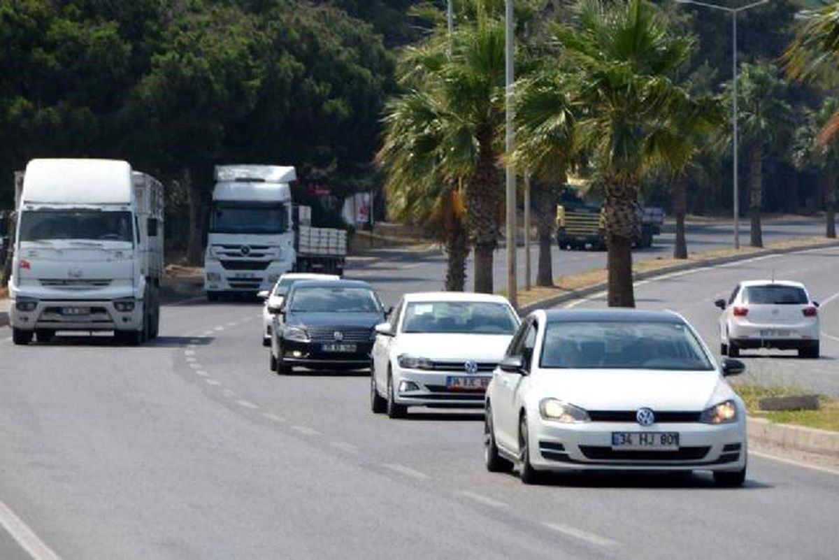 İzmir\'de Taşıt Sayısı Artışta